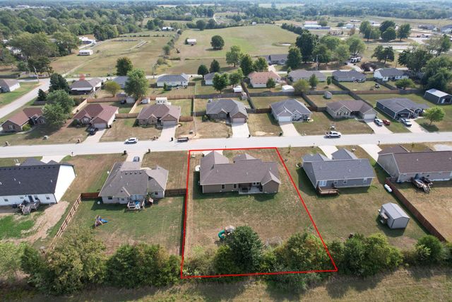 671 Boardwalk, Seymour, MO 65746