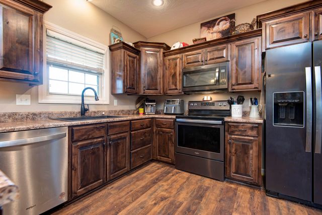 671 Boardwalk, Seymour, MO 65746