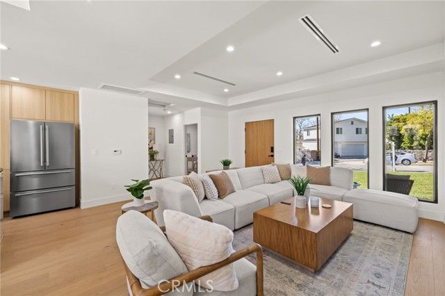 2316 N Parish, Burbank, CA 91504