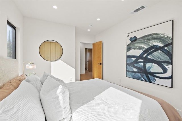 2316 N Parish, Burbank, CA 91504