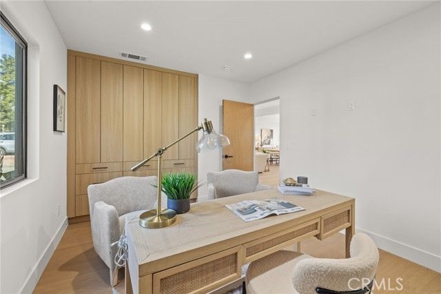 2316 N Parish, Burbank, CA 91504