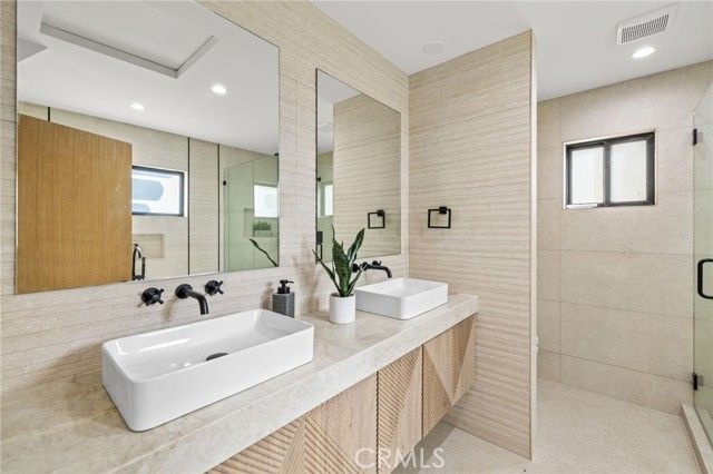 2316 N Parish, Burbank, CA 91504