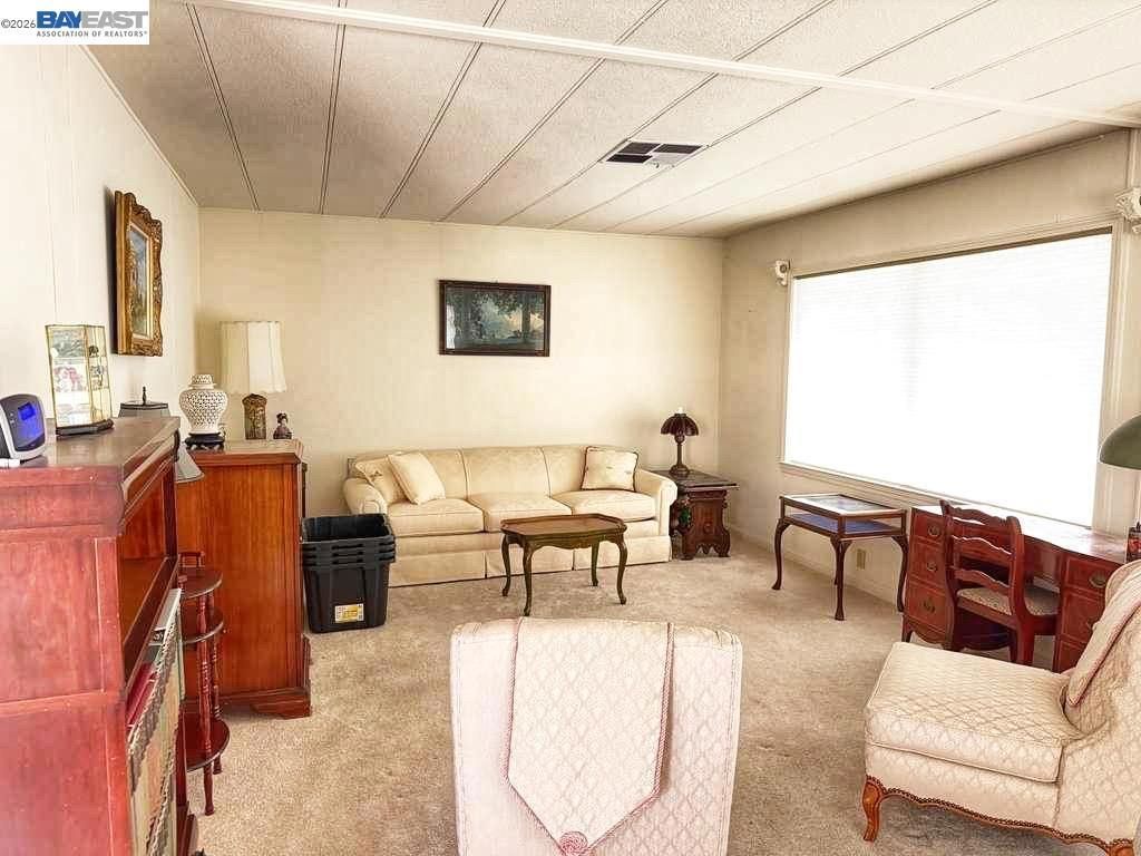 Image 3 of property listing at 3231 Vineyard Ave, Pleasanton, CA 94566