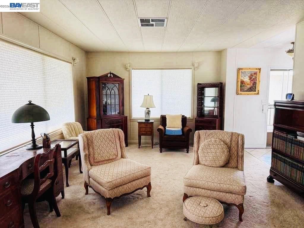 Image 5 of property listing at 3231 Vineyard Ave, Pleasanton, CA 94566