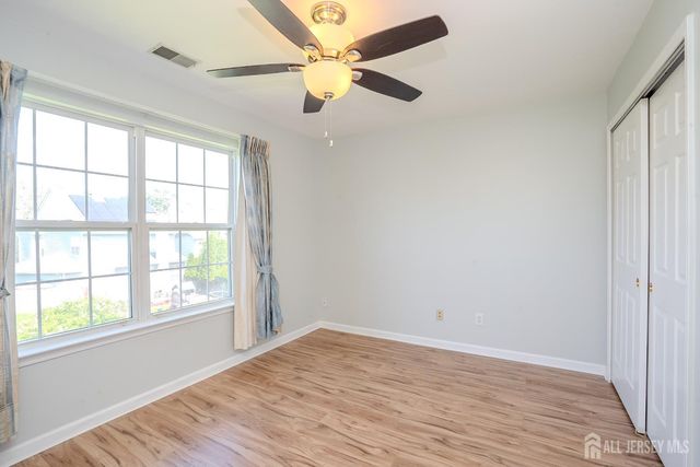 31 Hawthorn Drive, Plainsboro, NJ 08536
