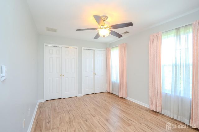 31 Hawthorn Drive, Plainsboro, NJ 08536