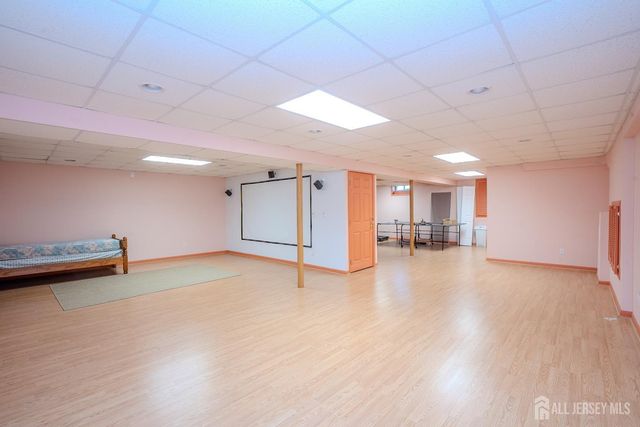 31 Hawthorn Drive, Plainsboro, NJ 08536