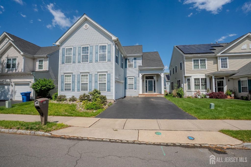 31 Hawthorn Drive, Plainsboro, NJ 08536