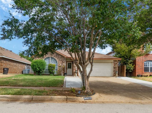 8825 Mystic Trail, Fort Worth, TX 76118