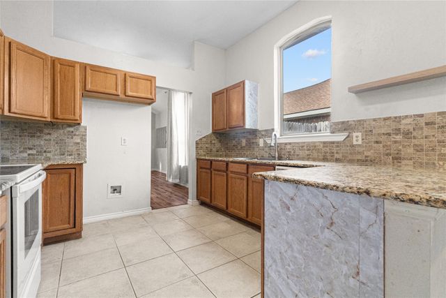 8825 Mystic Trail, Fort Worth, TX 76118