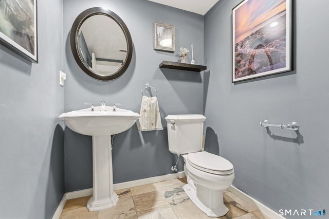 11 Willow Lane 11, Avon, CT 06001