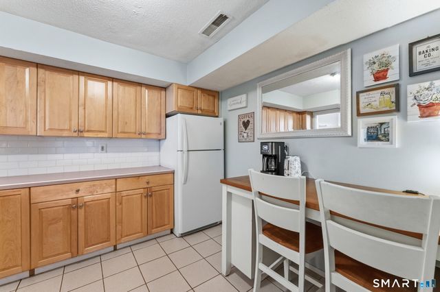 11 Willow Lane 11, Avon, CT 06001