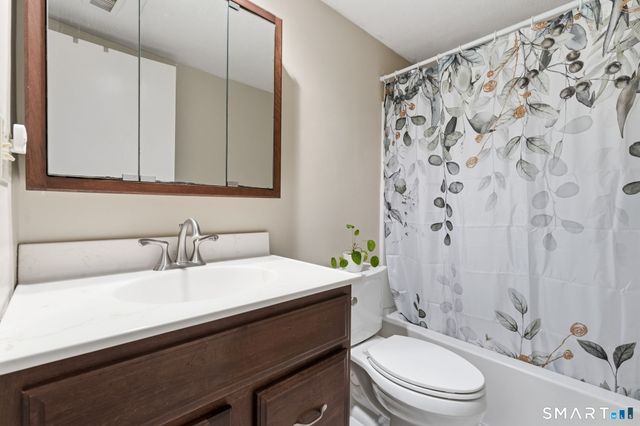 11 Willow Lane 11, Avon, CT 06001