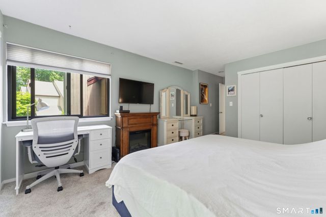 11 Willow Lane 11, Avon, CT 06001