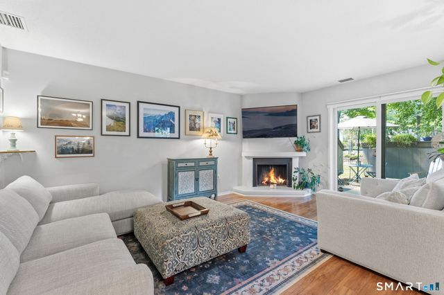 11 Willow Lane 11, Avon, CT 06001
