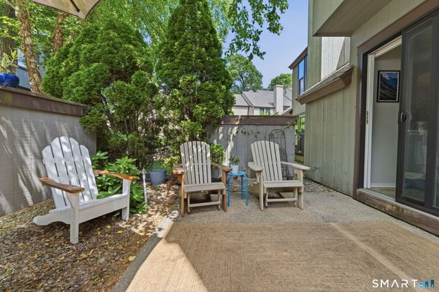11 Willow Lane 11, Avon, CT 06001