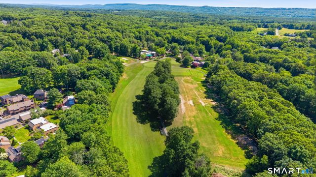11 Willow Lane 11, Avon, CT 06001