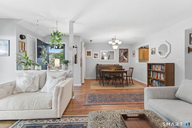 11 Willow Lane 11, Avon, CT 06001