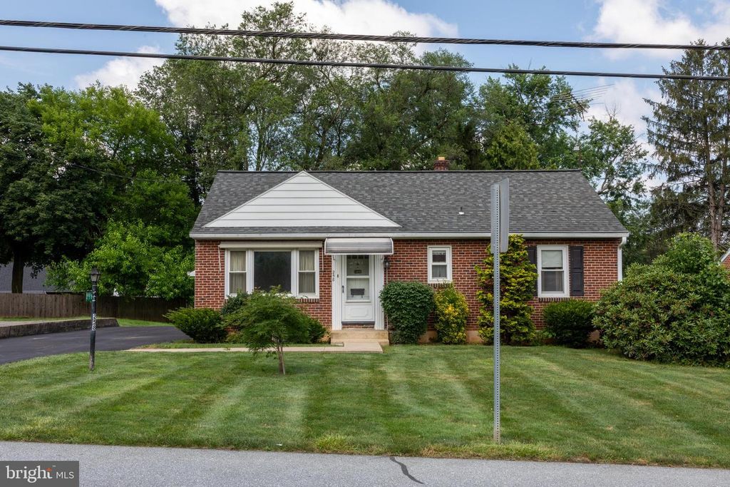 258 REDWOOD DR, Lancaster, PA 17603