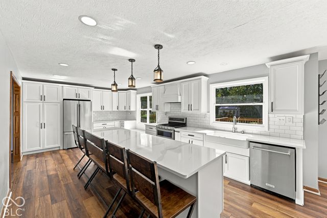7023 Stonecreek Drive, Plainfield, IN 46168