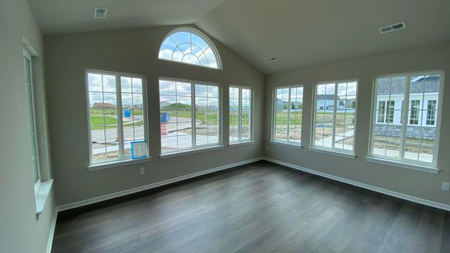 5602 Fountain Circle, Crown Point, IN 46307
