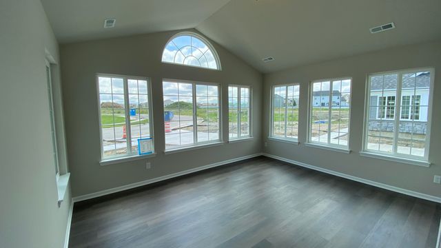 5602 Fountain Circle, Crown Point, IN 46307
