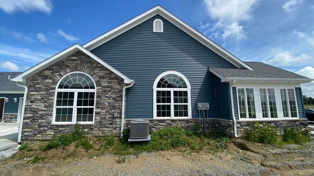 5602 Fountain Circle, Crown Point, IN 46307
