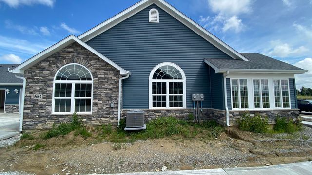 5602 Fountain Circle, Crown Point, IN 46307