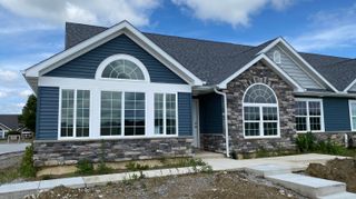5602 Fountain Circle, Crown Point, IN 46307