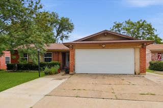 450 Price Drive, Lewisville, TX 75067