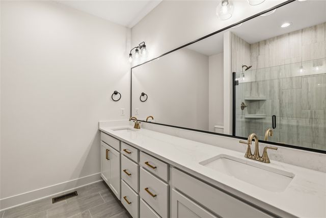 4668 180th Street, Urbandale, IA 50323