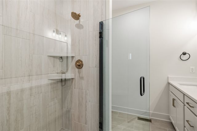 4668 180th Street, Urbandale, IA 50323