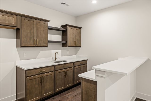 4668 180th Street, Urbandale, IA 50323