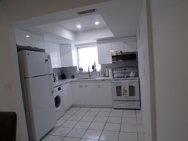 2965 Crosley Drive W B, West Palm Beach, FL 33415