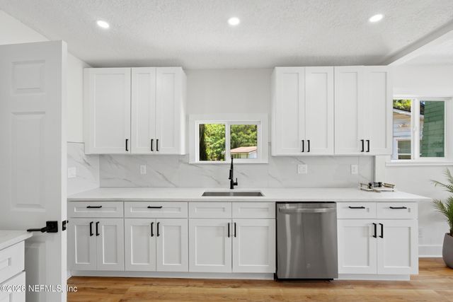 6918 PARK Circle, Jacksonville, FL 32208