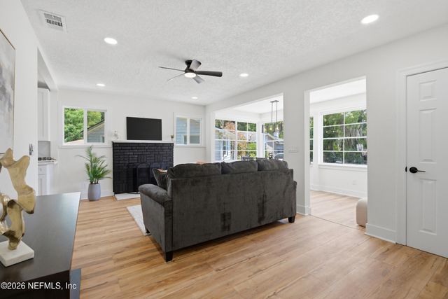 6918 PARK Circle, Jacksonville, FL 32208