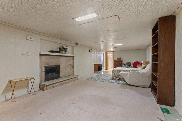 28997 Oak Grove Drive, Elkhart, IN 46514