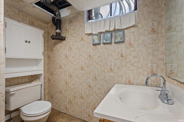 28997 Oak Grove Drive, Elkhart, IN 46514