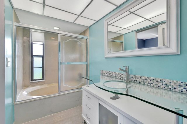 9300 SW 8th Street 303, Boca Raton, FL 33428