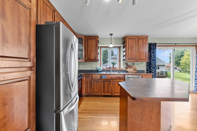 1528 Homestead Street, Shakopee, MN 55379