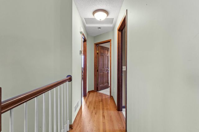1528 Homestead Street, Shakopee, MN 55379