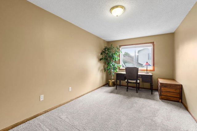 1528 Homestead Street, Shakopee, MN 55379