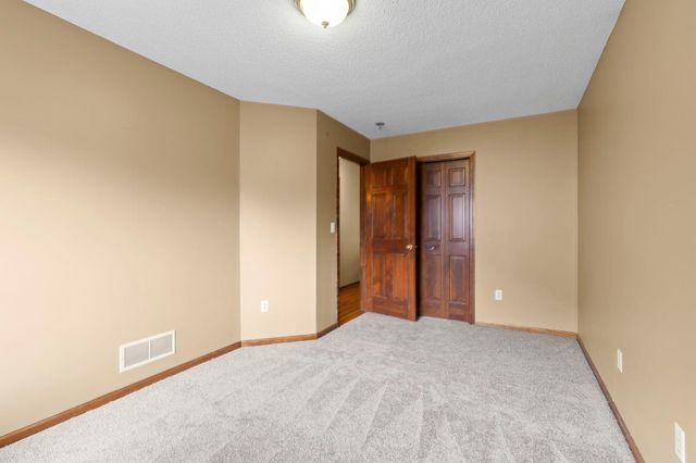 1528 Homestead Street, Shakopee, MN 55379