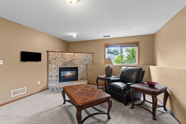 1528 Homestead Street, Shakopee, MN 55379