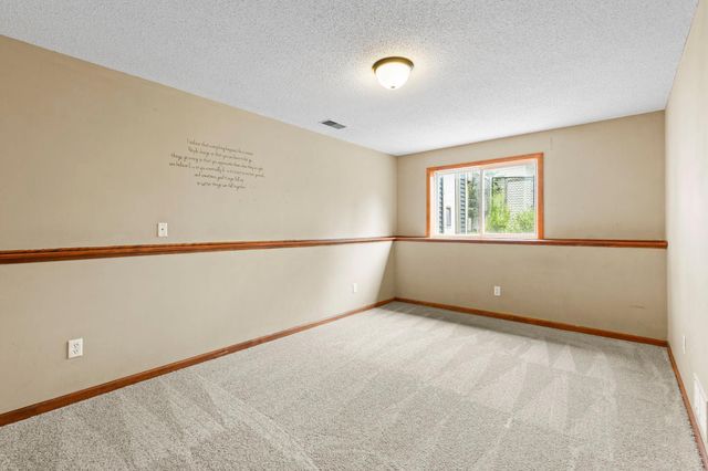 1528 Homestead Street, Shakopee, MN 55379