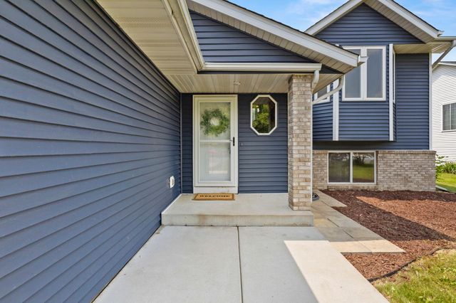 1528 Homestead Street, Shakopee, MN 55379