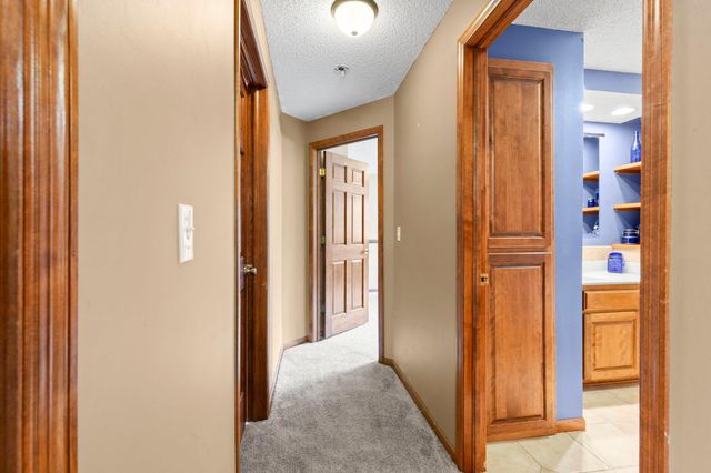 1528 Homestead Street, Shakopee, MN 55379