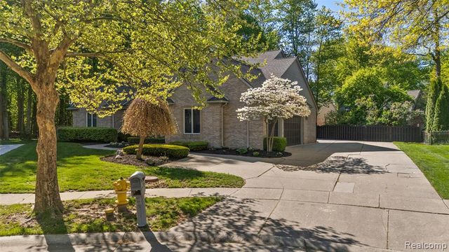 17840 Christine Boulevard, Clinton Township, MI 48038
