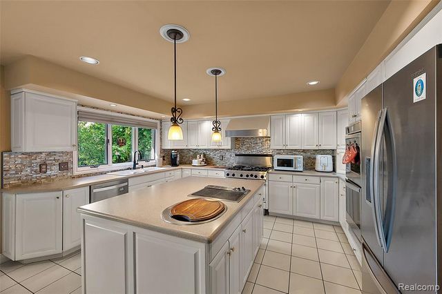 17840 Christine Boulevard, Clinton Township, MI 48038