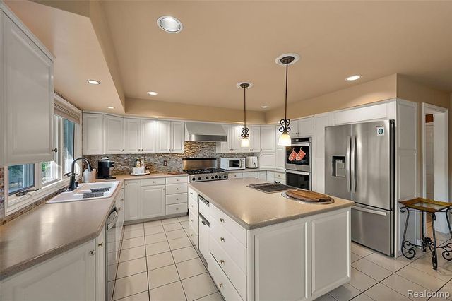 17840 Christine Boulevard, Clinton Township, MI 48038